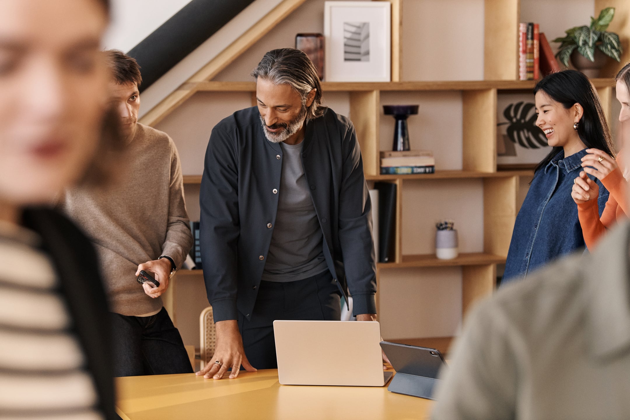 شعار HubSpot AI